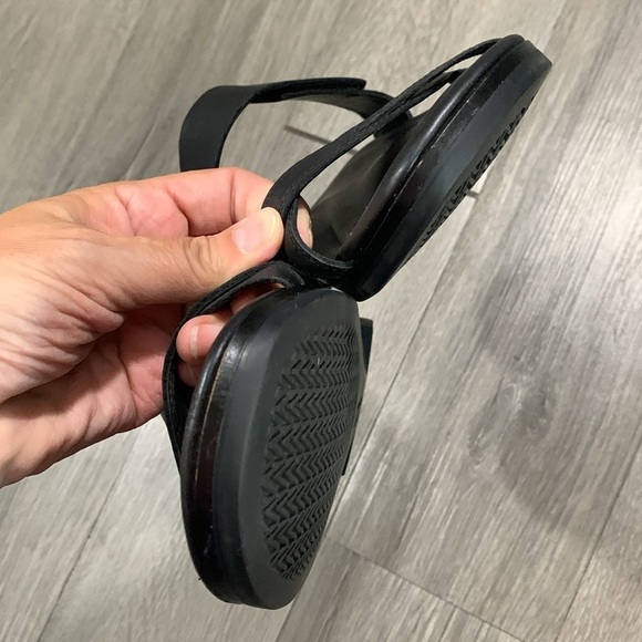 ABEO Kyla Black Leather Adjustable Strap Slip On Memory Foam Sandals size 9 - Picture 3 of 9